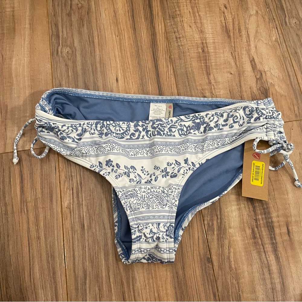 Women’s NWT Cremieux Size Medium Design Swimsuit Bottoms